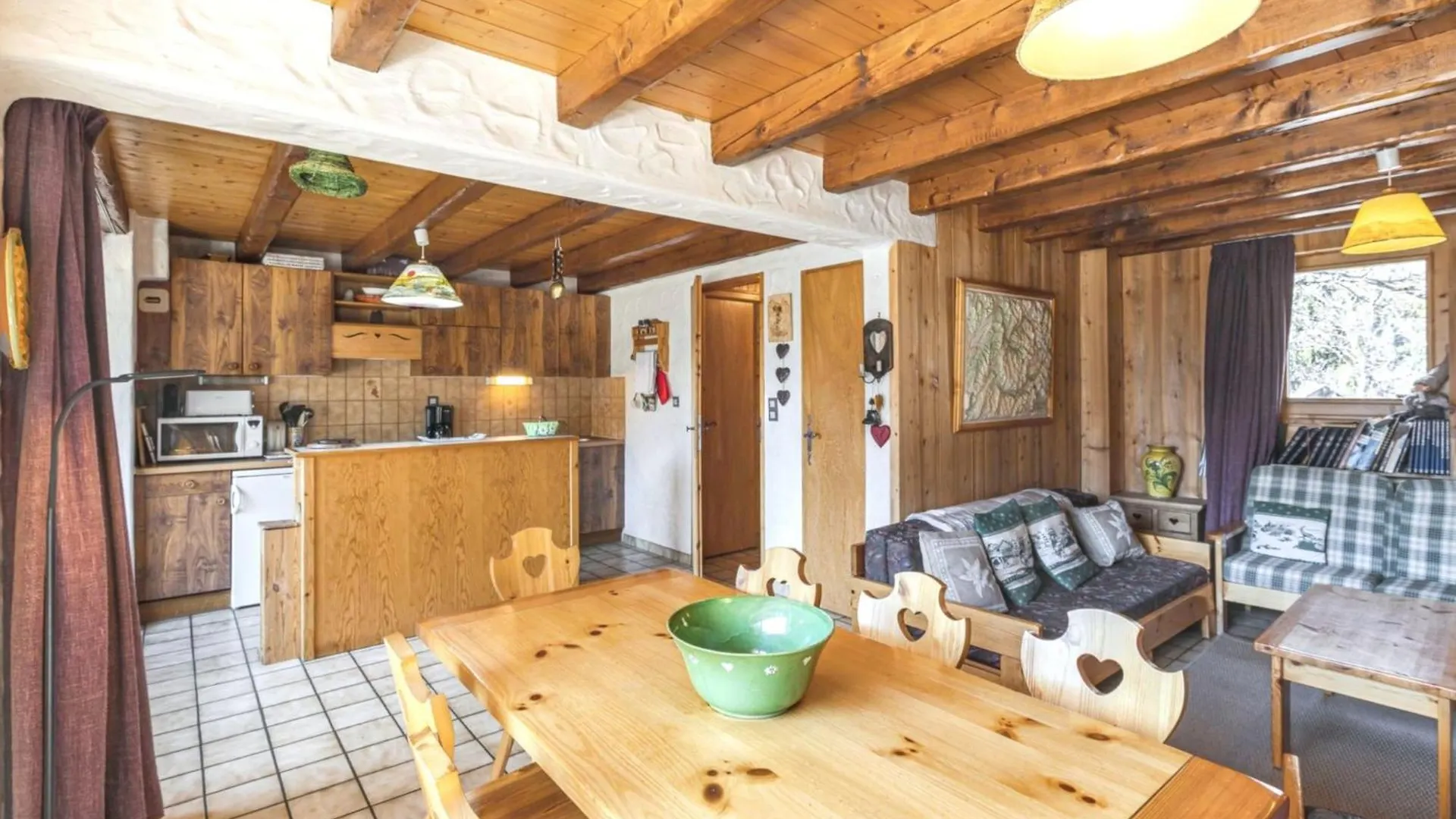 Chalet Chaleureux A Champagny-En-Vanoise Avec Jacuzzi La Plagne France