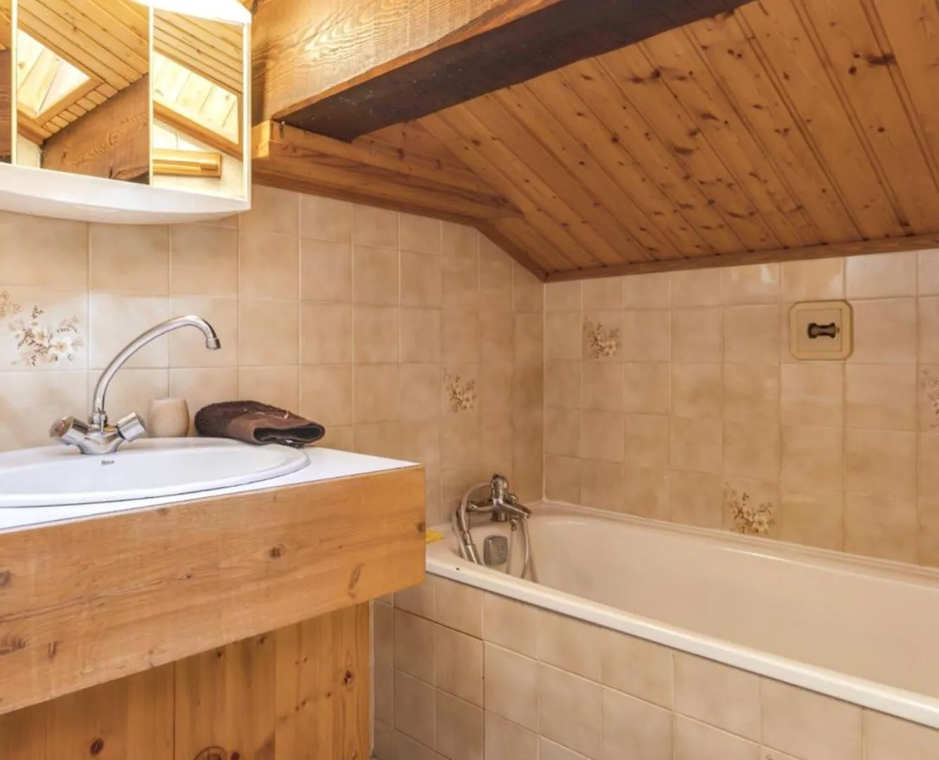 Chalet Chaleureux A Champagny-En-Vanoise Avec Jacuzzi La Plagne France