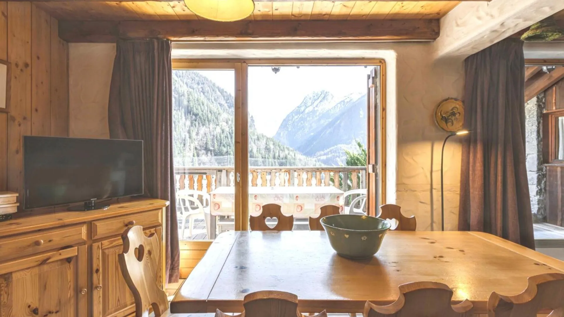 Chalet Chaleureux A Champagny-En-Vanoise Avec Jacuzzi La Plagne